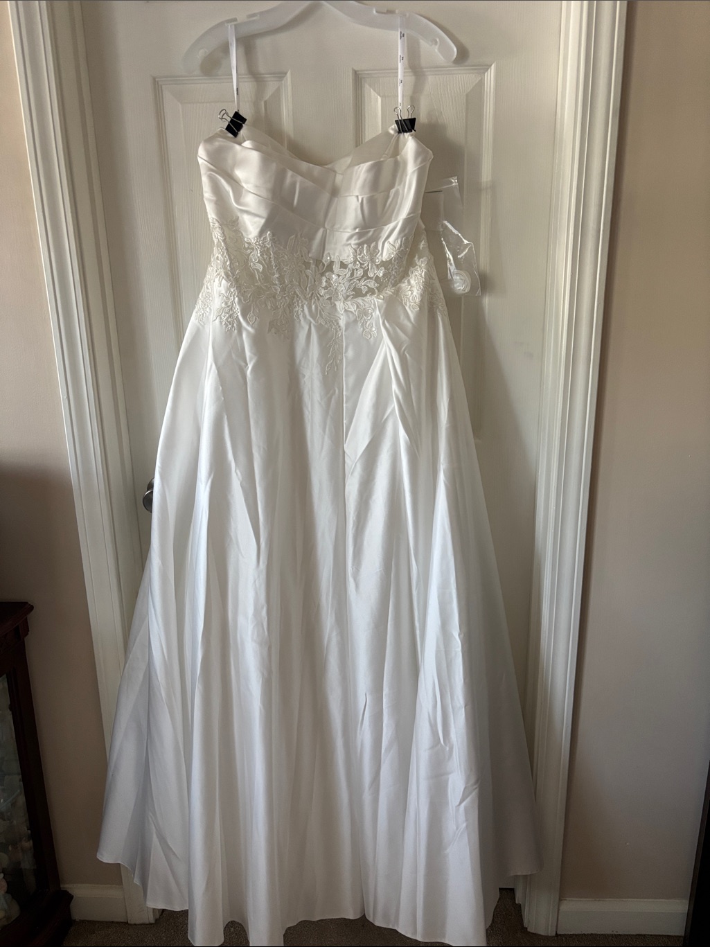 David's Bridal White Strapless A-Line Lace Appliqu Wedding Dress